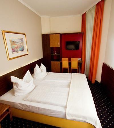 Hotel Tourist 프랑크푸르트 외부 사진