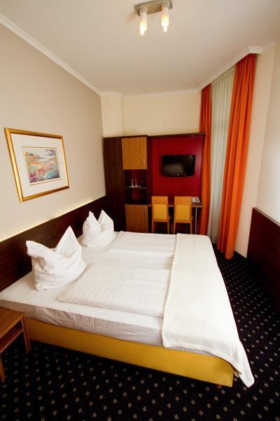 Hotel Tourist 프랑크푸르트 외부 사진